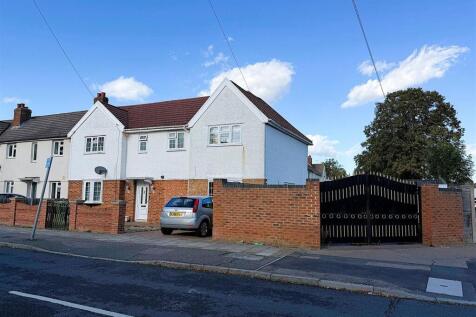 43 Holmcroft.jpg
