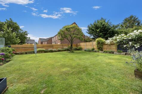 Rear Garden 2.jpg