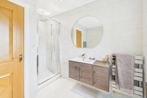 CAM04024G0-PR0030-STILL028