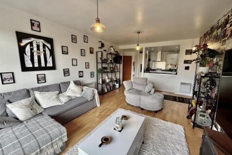 LOUNGE/KITCHEN