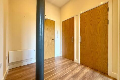 Hallway.jpeg