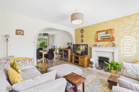 CAM03823G0-PR0194-STILL007.jpg