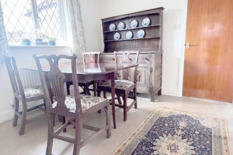 Dining area 2 lig...