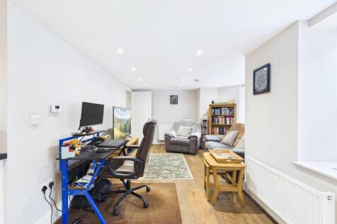 10 - One-Bedroom Flat.jpg
