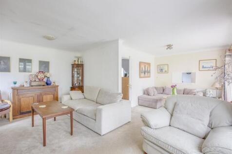 2 Mayflower Close, HP17 8QH-11.jpg