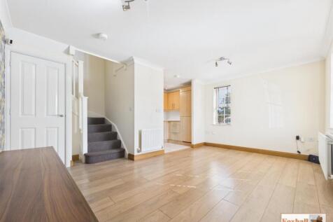 Lounge/Dining Area