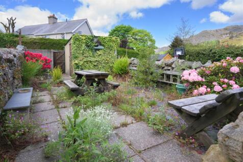 17-14 Manod Road.jpg