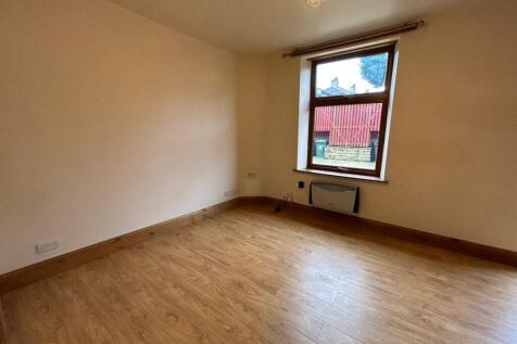 Bradford Road, Batley, WF17 8HZ photo 4