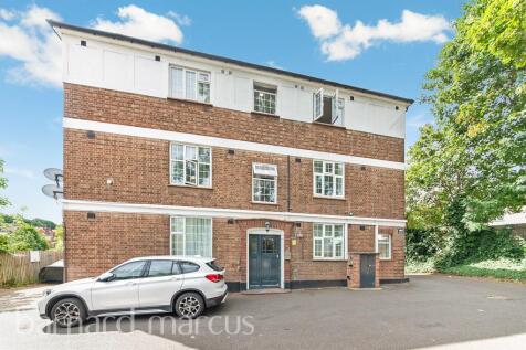 London, SE27 - property photo