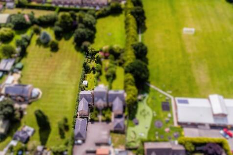 Overview Paddock Court