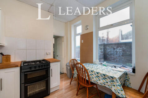 214 Fawcett Road, PO4 photo 5