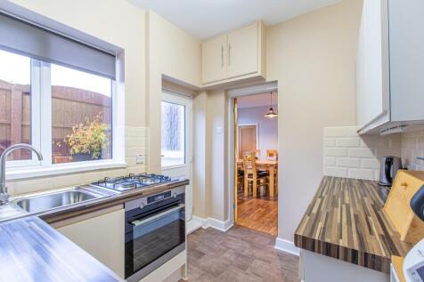 Green Lane - EweMove Pontefract - Kitchen 2