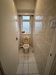 Cloakroom/wc