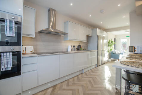 6 Bedroom Semi-Detached in NR4 7DX