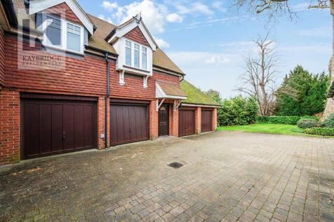 Austyns Place KT17 1SQ
