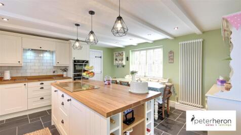 Kitchen &amp; Dining Area