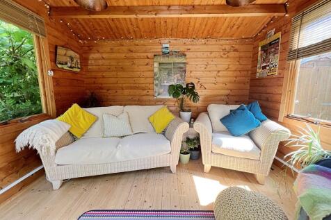 Summer Cabin Inte...