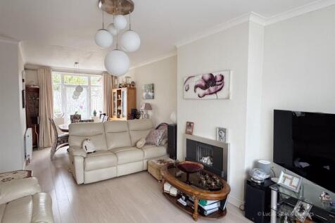 4 Greenfield Ave Kett-17.jpg