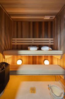 Sauna &amp; Steam Room