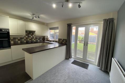 Acorn Grove, Wordsley photo 3