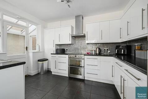 26 Norman Cresent BN43 (5).jpg