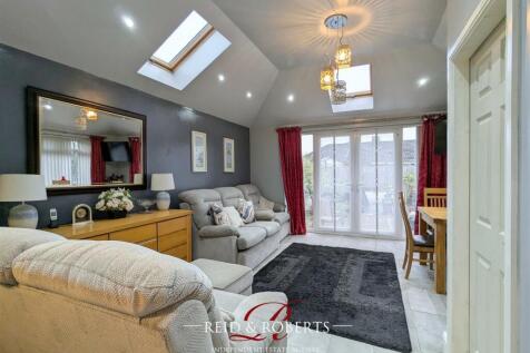 Open Plan Kitchen/Family Room