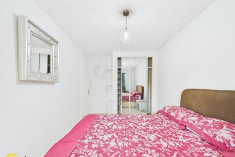 Room 2, Rawlins Close, Twyford  photo 3