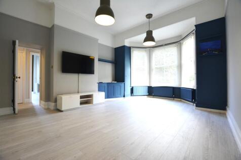 Rayleigh Road, Brentwood, Essex, CM13 photo 4