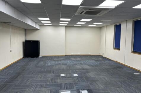 Office to rent Image 3