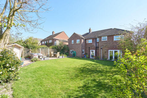 20_Hall_Lane_Burw...