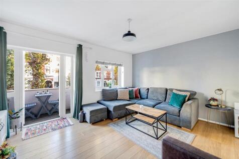 Flat, 4 Hatfield Court-5.jpg