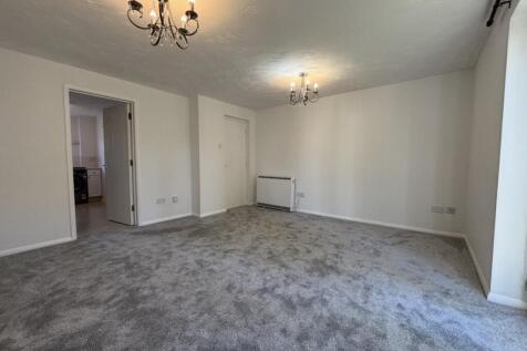 Wickham Crescent, Chelmsford, Essex photo 3