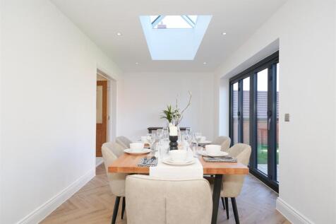 THE DORCHESTER INTERNAL DINING IMAGE.jpg