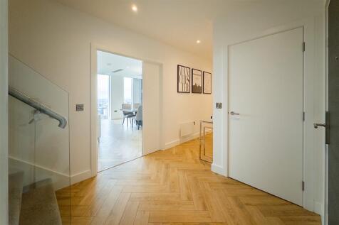 3 bed, 3 bath Penthouse in Manchester - Photo 22
