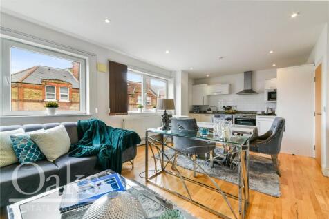 Lounge/ Kitchen