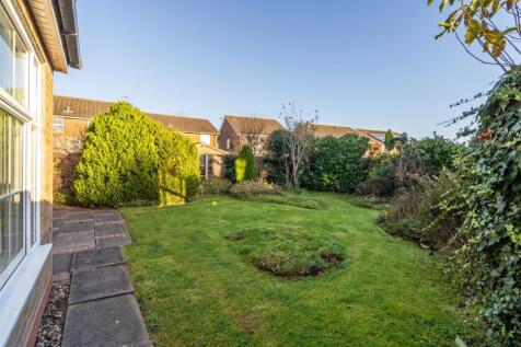 20 Farnborough Drive_16.jpg