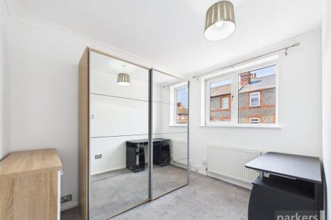Wykeham Road, Reading, Berkshire, RG6 photo 4