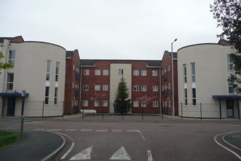 3-bed flat on Mallow Street, Hulme, Manchester. M15 5GD, £1,900/mo