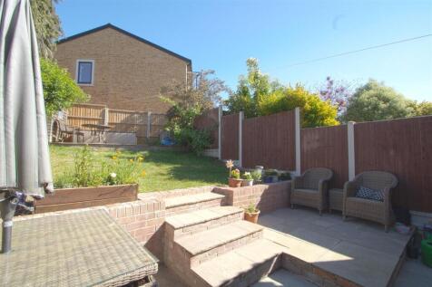 REAR GARDEN .jpg