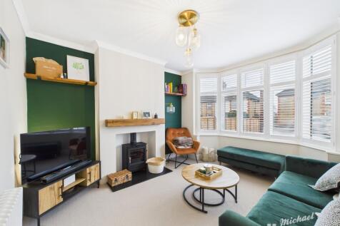 CAM02773G0-PR0399-STILL001