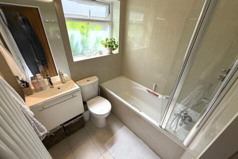 FITTED BATHROOM