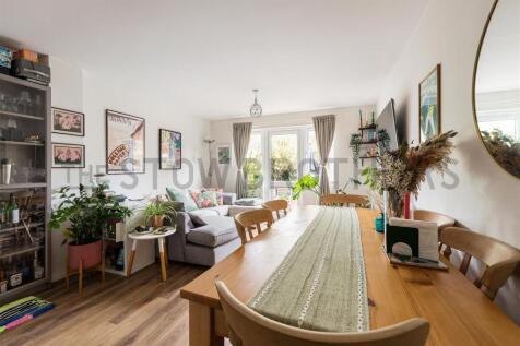 Bremer Mews, Walthamstow photo 4