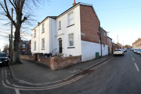 7-bed semi-detached on 3 Leicester Street, Leamington Spa, £4,550/mo