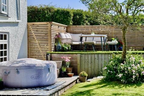 Hot tub and raised seating area