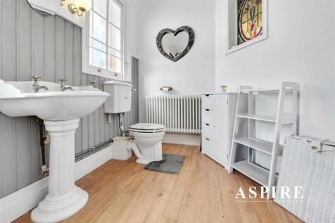 Aspire Estate Agents22.jpg