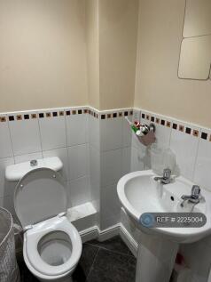 Bedroom1 Bathroom1-2