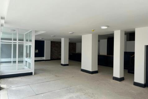Retail Property (high street) to rent Image 7