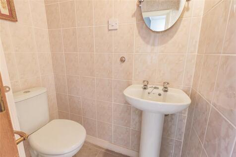 Grnd Flr Separate Wc