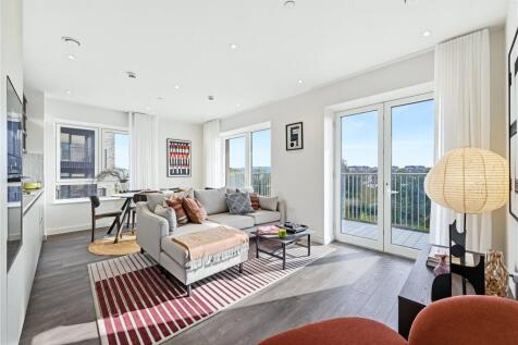 3-bed flat on The Maple, 10 Aviator Drive, NW2, £3,900/mo