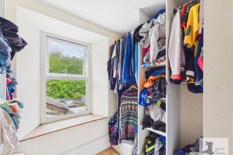 bedroom/child's room